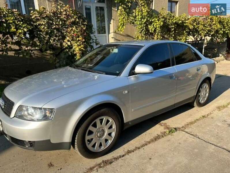 Седан Audi A4 2003 в Виноградовке