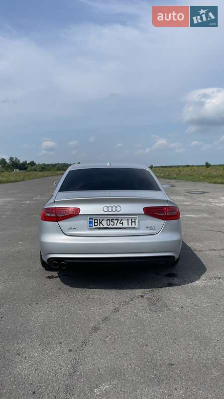 Седан Audi A4 2013 в Березному