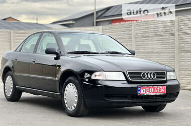 Седан Audi A4 1995 в Рівному