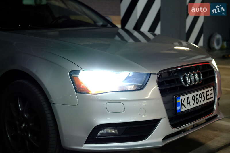 Седан Audi A4 2013 в Києві