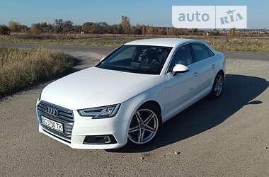 Седан Audi A4 2015 в Львові