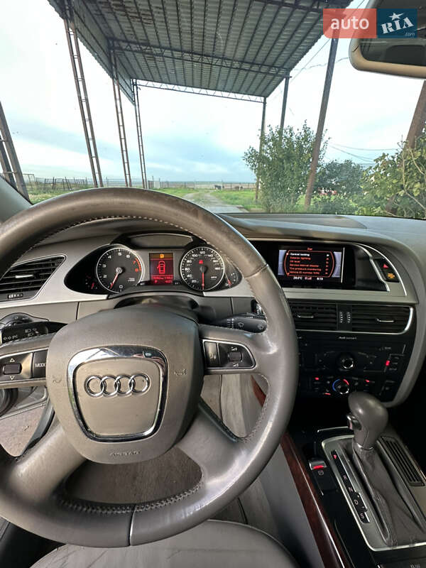 Седан Audi A4 2011 в Великій Михайлівці