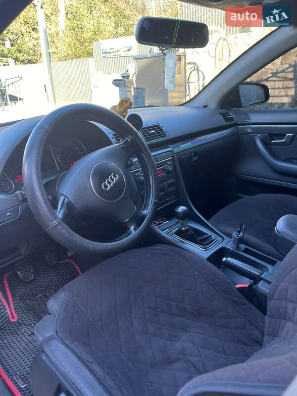 Седан Audi A4 2004 в Яремче