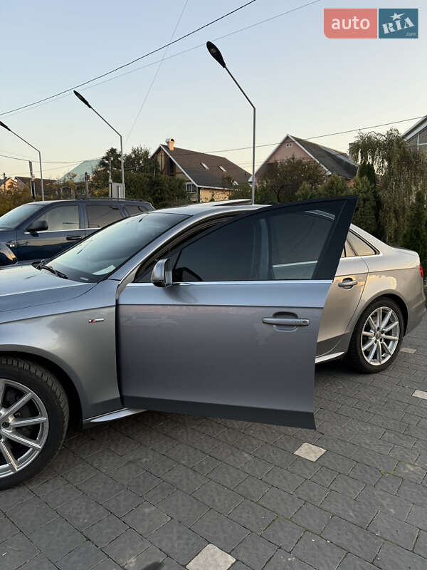 Седан Audi A4 2015 в Ужгороде