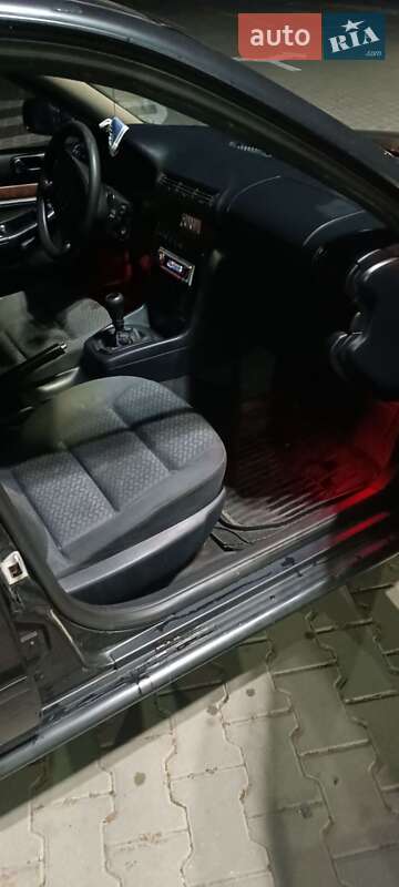 Седан Audi A4 1995 в Киеве