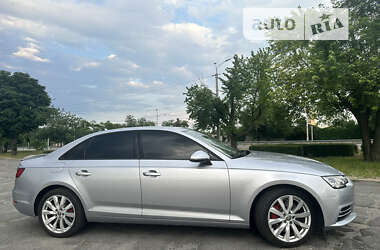 Седан Audi A4 2015 в Днепре