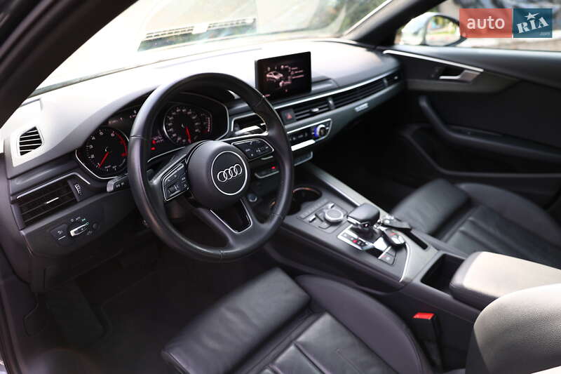 Седан Audi A4 2018 в Луцке