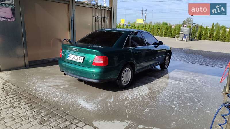Седан Audi A4 1999 в Львове
