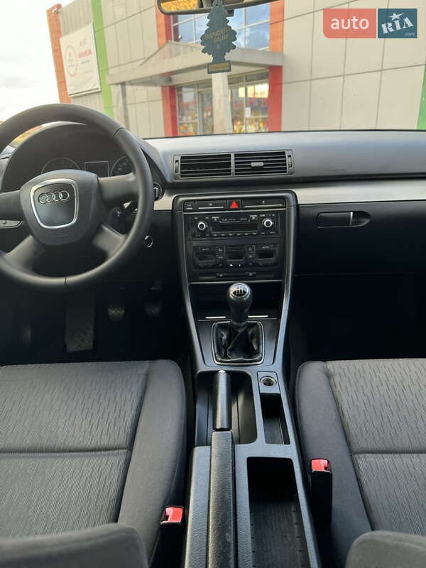 Седан Audi A4 2006 в Виноградове