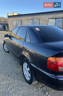 Седан Audi A4 1995 в Ворохте