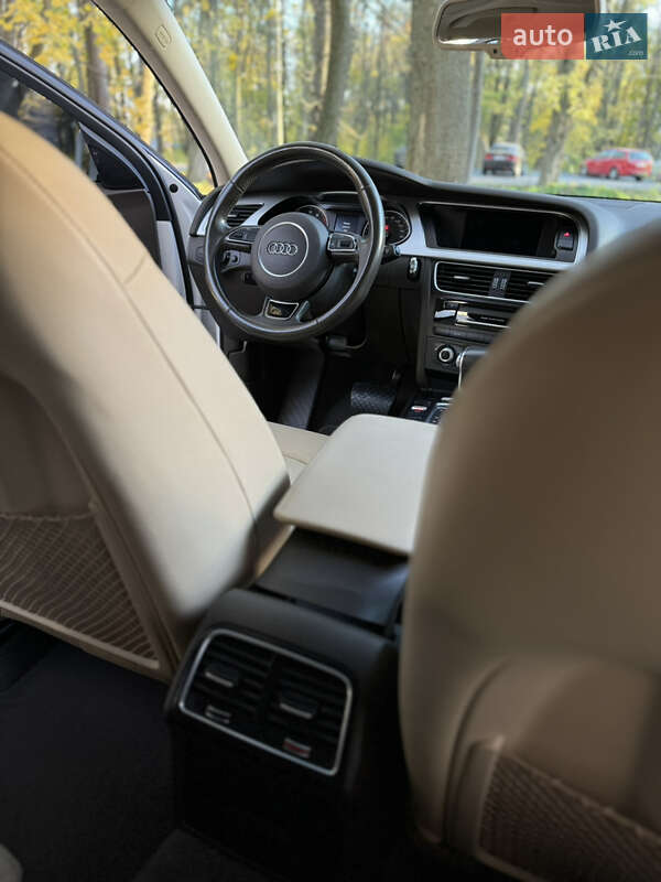 Седан Audi A4 2015 в Виннице