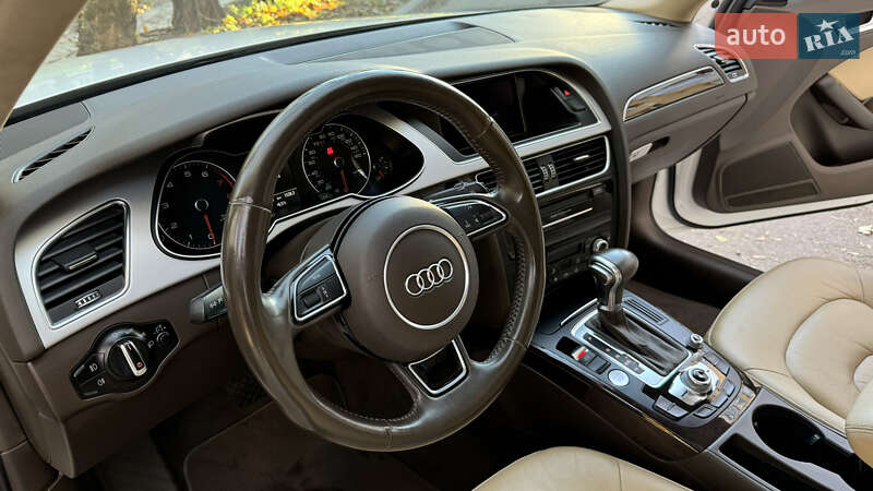 Седан Audi A4 2015 в Виннице