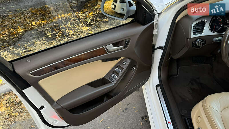Седан Audi A4 2015 в Виннице