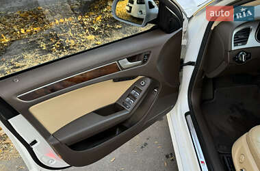 Седан Audi A4 2015 в 