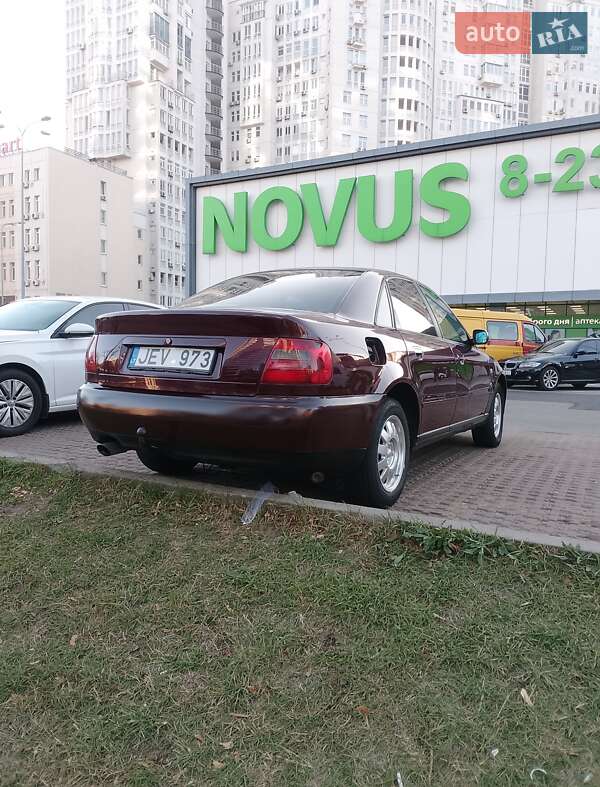 Седан Audi A4 1997 в Києві