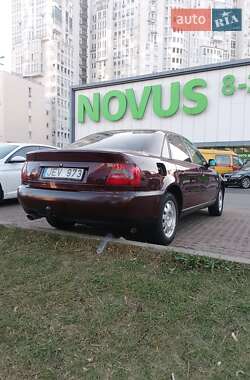 Седан Audi A4 1997 в 
