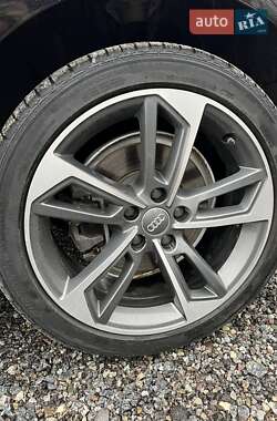Седан Audi A4 2019 в 