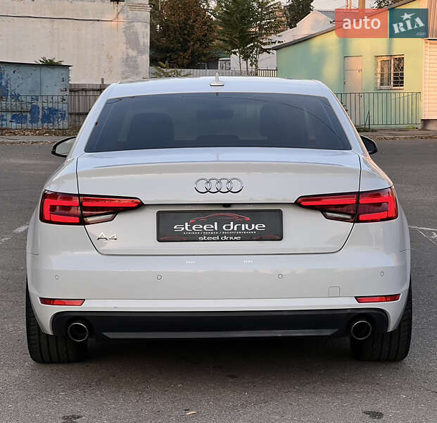 Седан Audi A4 2016 в Николаеве