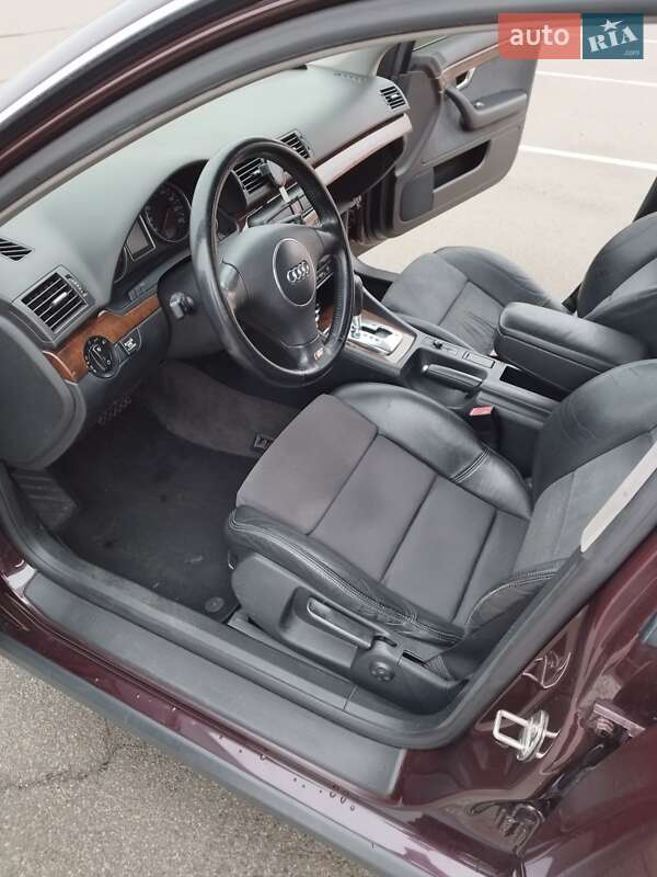 Седан Audi A4 2002 в Києві
