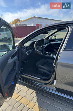 Седан Audi A4 2020 в 