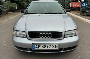 Седан Audi A4 1996 в Дніпрі