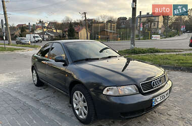 Седан Audi A4 1997 в Львове