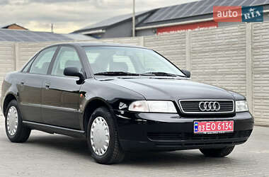 Седан Audi A4 1995 в Рівному