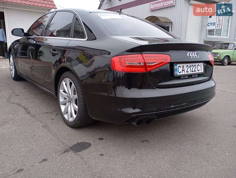 Седан Audi A4 2014 в Городищеві