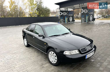 Седан Audi A4 1997 в Новоднестровске