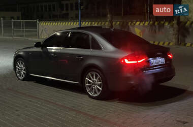 Седан Audi A4 2013 в Ивано-Франковске