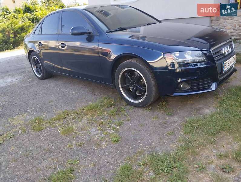 Седан Audi A4 2010 в Львове