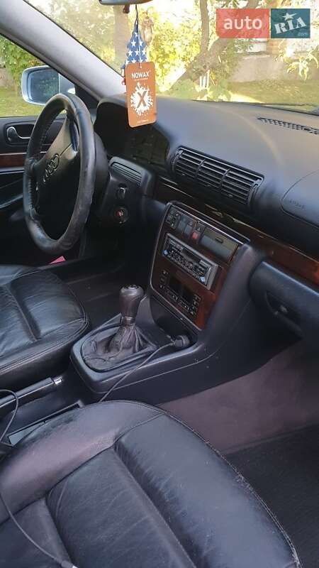 Универсал Audi A4 1997 в Золочеве