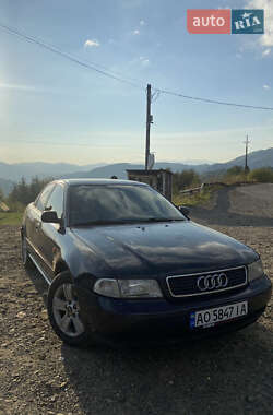 Седан Audi A4 1996 в Сваляві