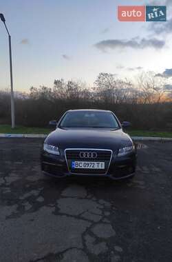 Седан Audi A4 2011 в Куликове