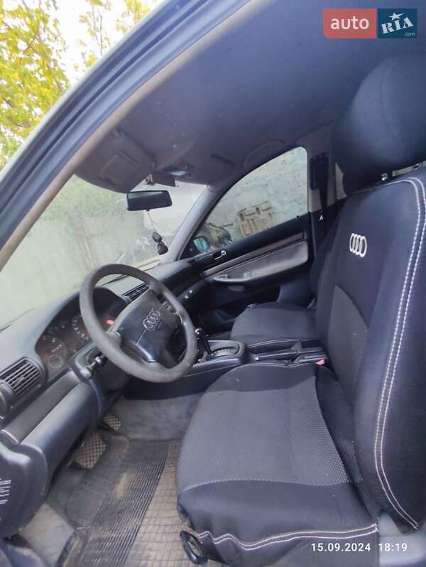 Седан Audi A4 1996 в Харькове