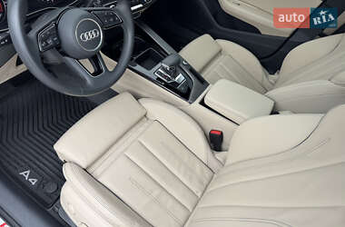 Седан Audi A4 2020 в 