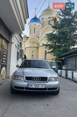 Седан Audi A4 1998 в Хмельницькому