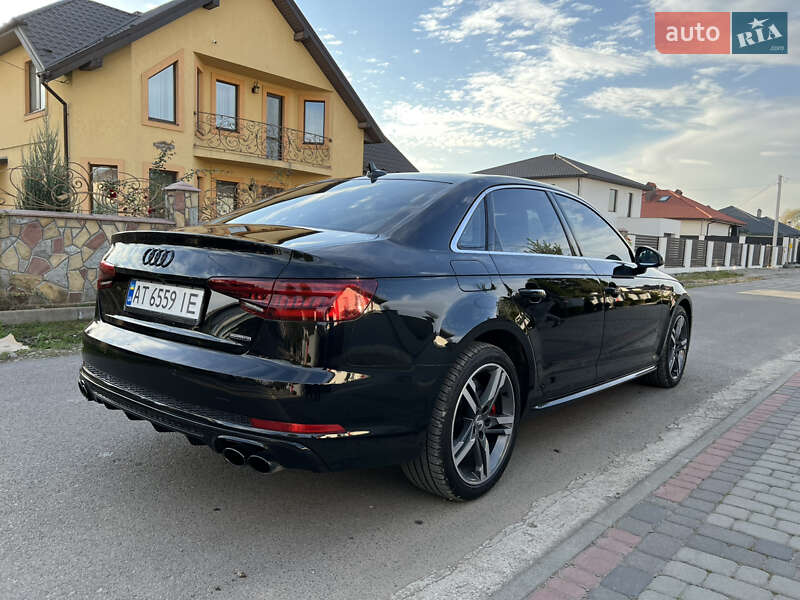 Седан Audi A4 2018 в Ивано-Франковске