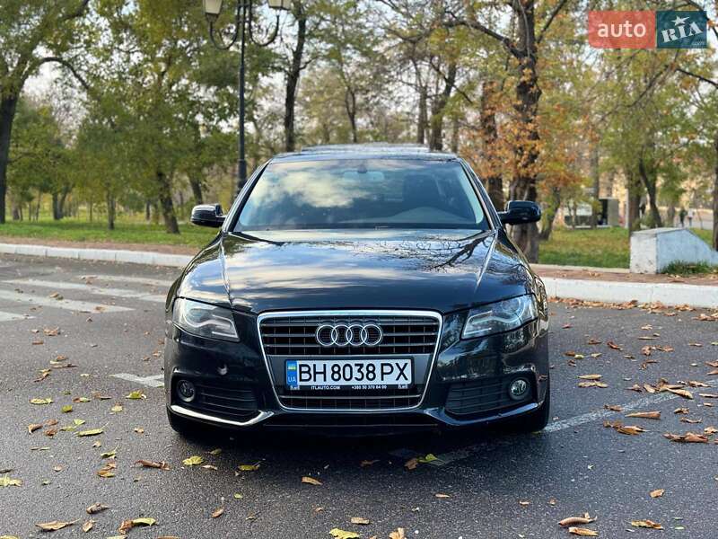 Седан Audi A4 2011 в Одесі