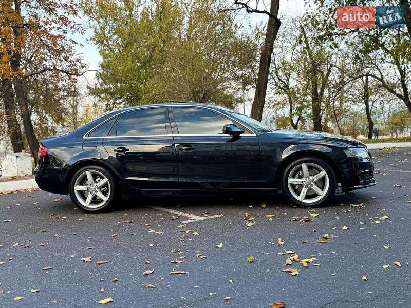 Седан Audi A4 2011 в Одесі