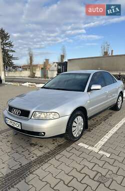 Седан Audi A4 1999 в Волочиске