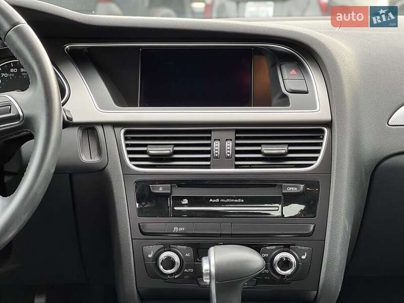 Седан Audi A4 2014 в Львове