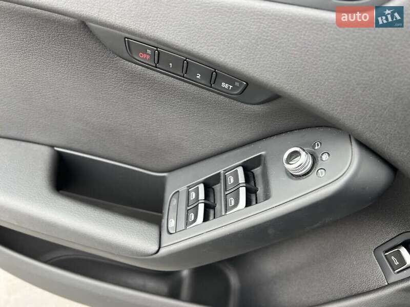 Седан Audi A4 2014 в Львове