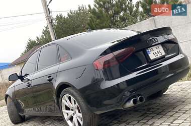 Седан Audi A4 2013 в Дніпрі