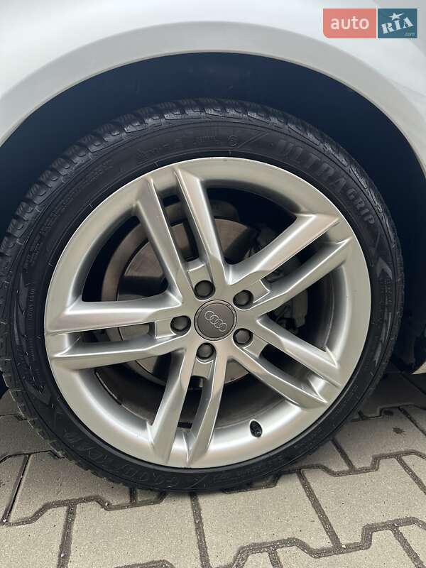 Універсал Audi A4 2014 в Мукачевому