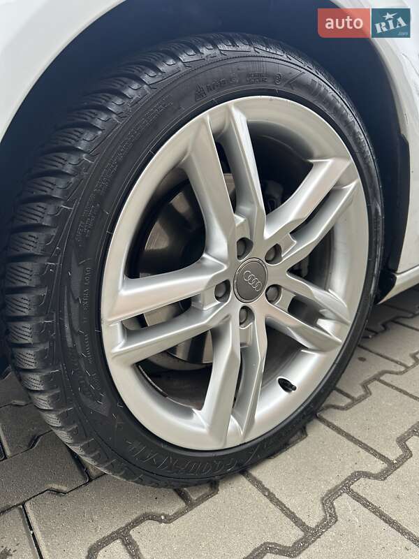 Універсал Audi A4 2014 в Мукачевому