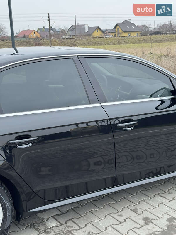Седан Audi A4 2014 в Радехові