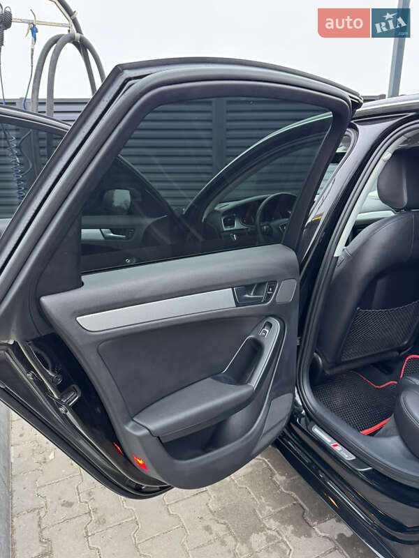 Седан Audi A4 2014 в Радехові