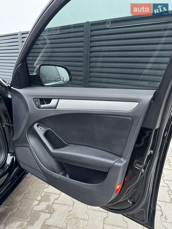 Седан Audi A4 2014 в Радехові