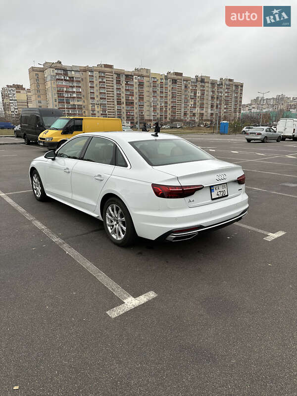Седан Audi A4 2022 в Києві
